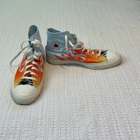 converse - Picture 1 of 5